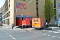 LKW faehrt in Toreinfahrt Koeln Muelheim Wiener Platz GaleriaP106